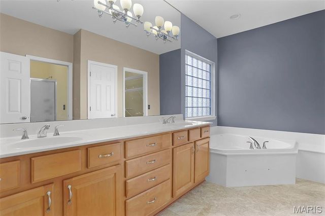 6 Crestwyck Court, Lake St Louis, MO 63367