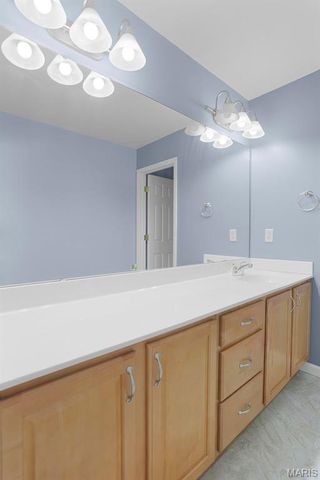 6 Crestwyck Court, Lake St Louis, MO 63367