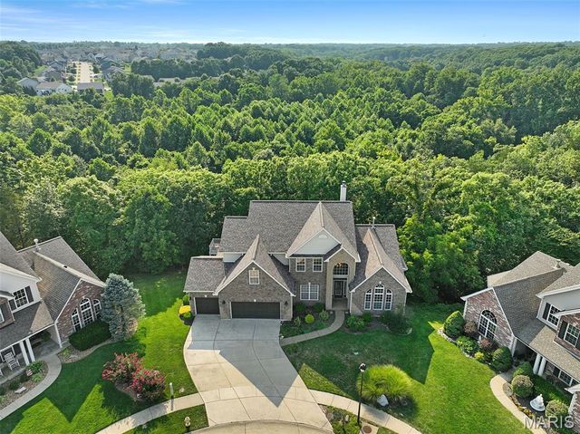 6 Crestwyck Court, Lake St Louis, MO 63367