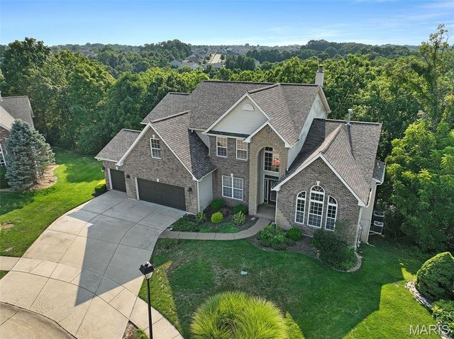 6 Crestwyck Court, Lake St Louis, MO 63367