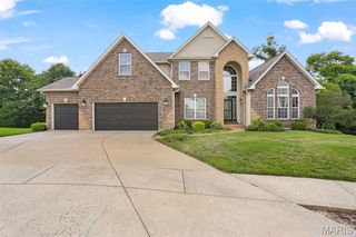 6 Crestwyck Court, Lake St Louis, MO 63367