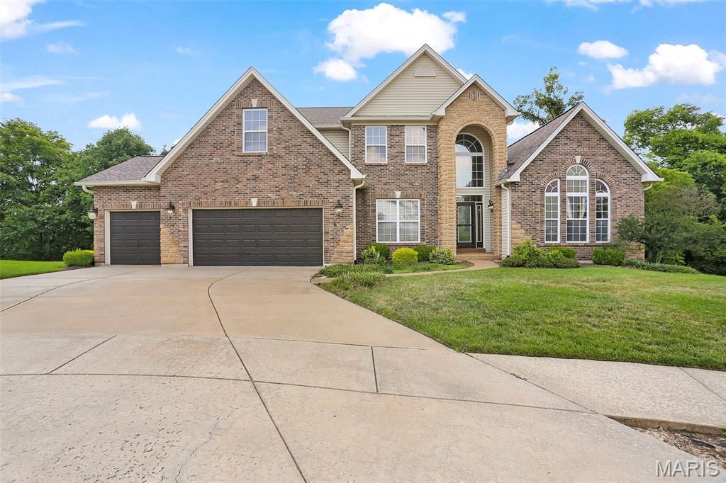 6 Crestwyck Court, Lake St Louis, MO 63367