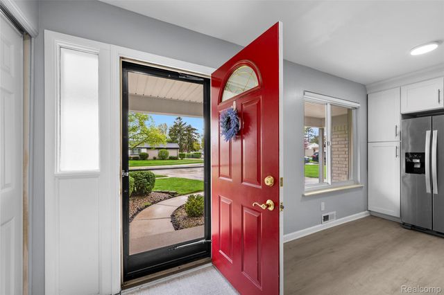 37174 Sunnydale Street, Livonia, MI 48154