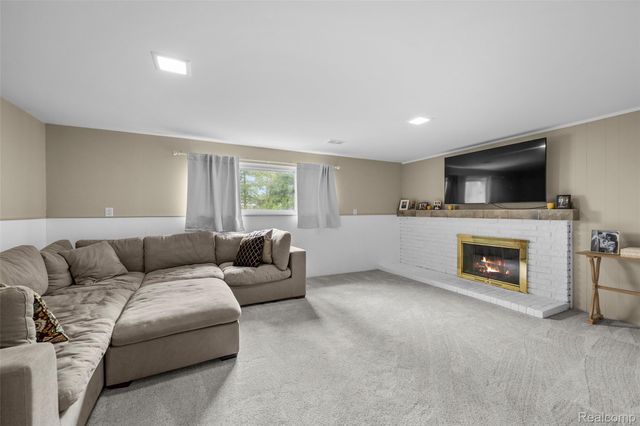 37174 Sunnydale Street, Livonia, MI 48154