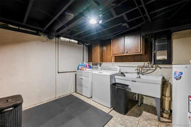 37174 Sunnydale Street, Livonia, MI 48154