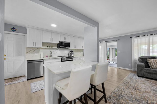 37174 Sunnydale Street, Livonia, MI 48154