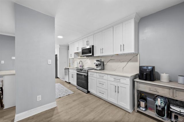 37174 Sunnydale Street, Livonia, MI 48154