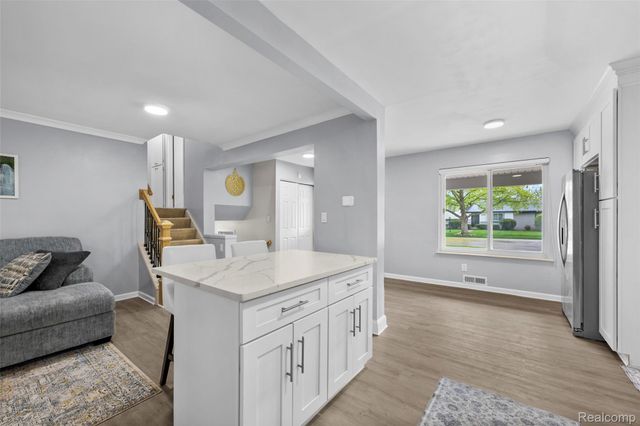 37174 Sunnydale Street, Livonia, MI 48154