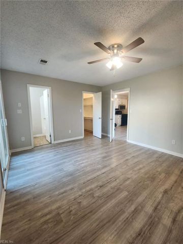 812 Tenure LN, Virginia Beach, VA 23462