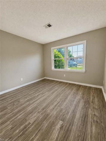 812 Tenure LN, Virginia Beach, VA 23462