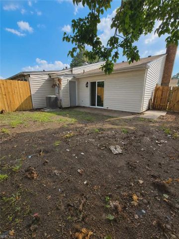 812 Tenure LN, Virginia Beach, VA 23462