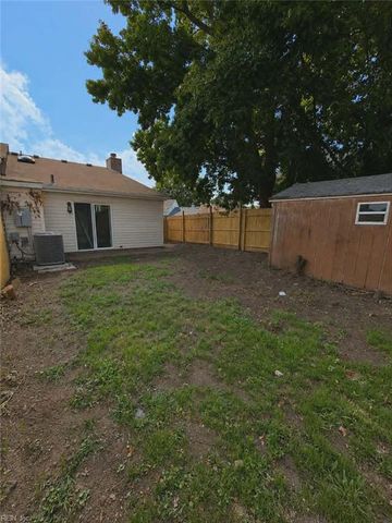 812 Tenure LN, Virginia Beach, VA 23462
