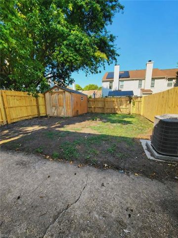 812 Tenure LN, Virginia Beach, VA 23462