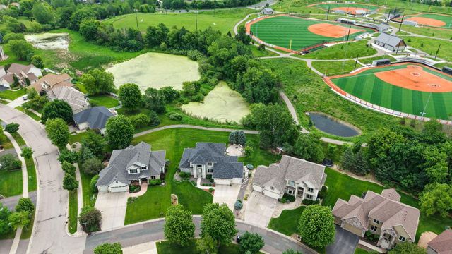 6786 Yellowstone Lane N, Maple Grove, MN 55311