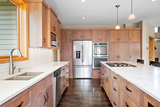 6786 Yellowstone Lane N, Maple Grove, MN 55311
