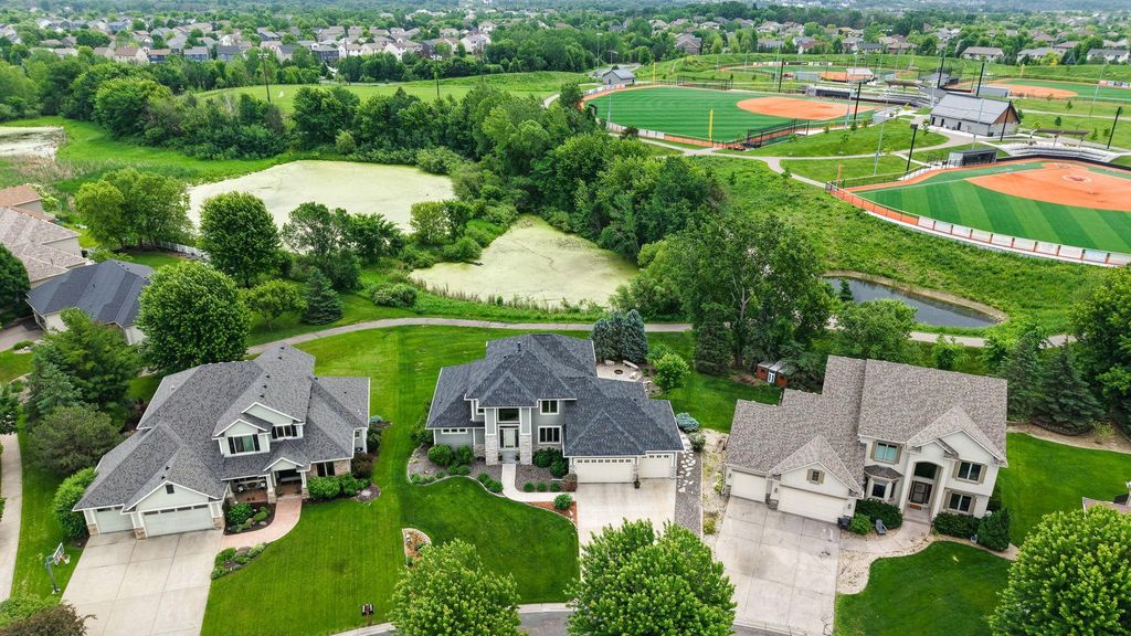 6786 Yellowstone Lane N, Maple Grove, MN 55311 — photo 2