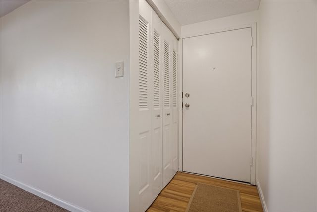 507 Hunters Path Rd 12, Bridgeville, PA 15017