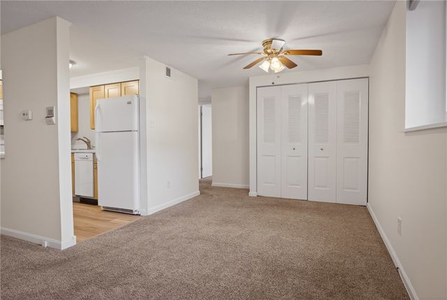 507 Hunters Path Rd 12, Bridgeville, PA 15017