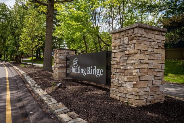 507 Hunters Path Rd 12, Bridgeville, PA 15017