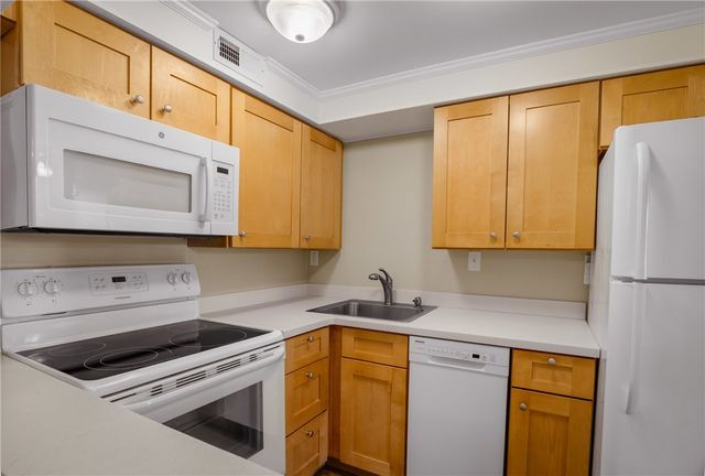 507 Hunters Path Rd 12, Bridgeville, PA 15017
