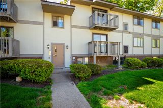 507 Hunters Path Rd 12, Bridgeville, PA 15017