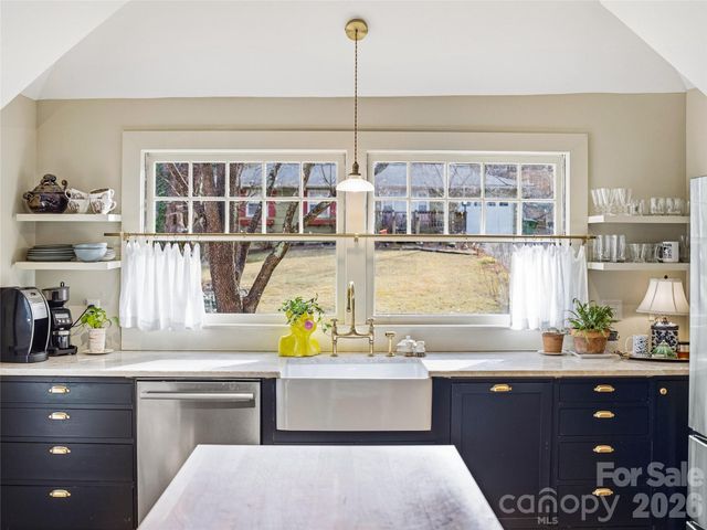 4 Duke Street, Asheville, NC 28803