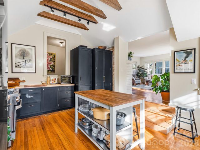 4 Duke Street, Asheville, NC 28803