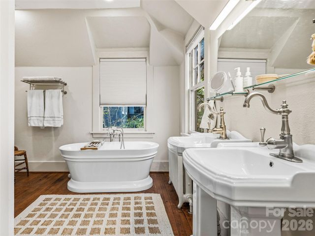 4 Duke Street, Asheville, NC 28803