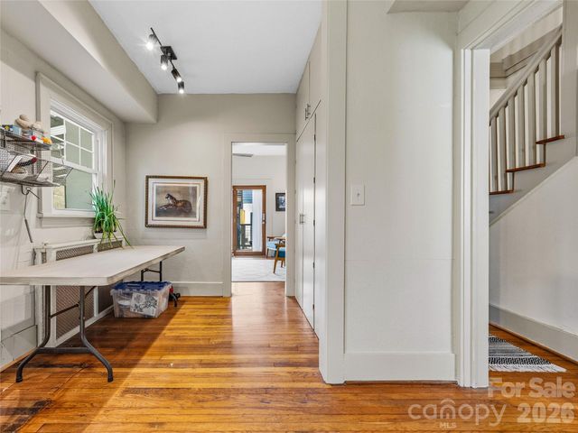 4 Duke Street, Asheville, NC 28803