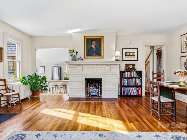 4 Duke Street, Asheville, NC 28803