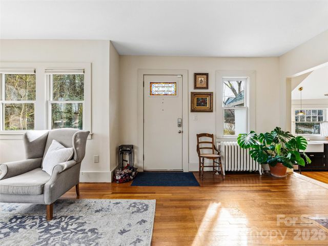 4 Duke Street, Asheville, NC 28803