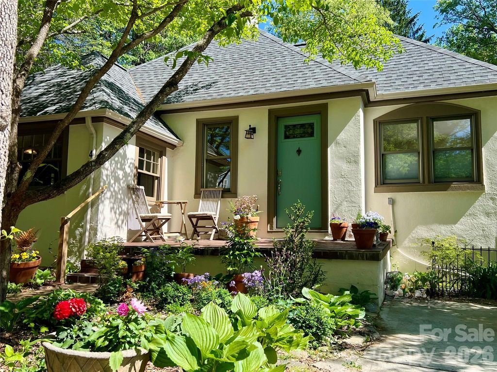 4 Duke Street, Asheville, NC 28803