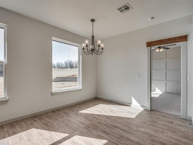 2240 E Thomas Terrace, Mustang, OK 73064