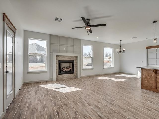 2240 E Thomas Terrace, Mustang, OK 73064