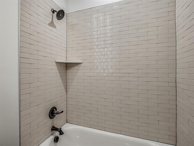 2240 E Thomas Terrace, Mustang, OK 73064