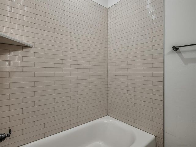 2240 E Thomas Terrace, Mustang, OK 73064