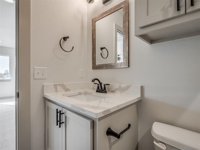 2240 E Thomas Terrace, Mustang, OK 73064