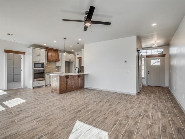 2240 E Thomas Terrace, Mustang, OK 73064