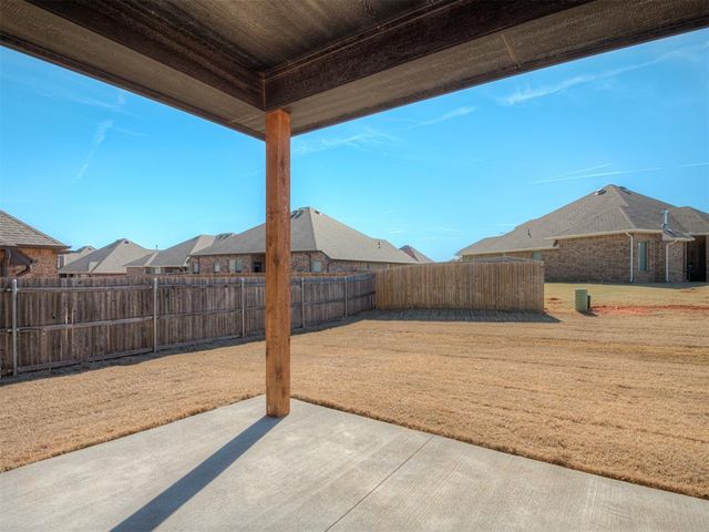 2240 E Thomas Terrace, Mustang, OK 73064