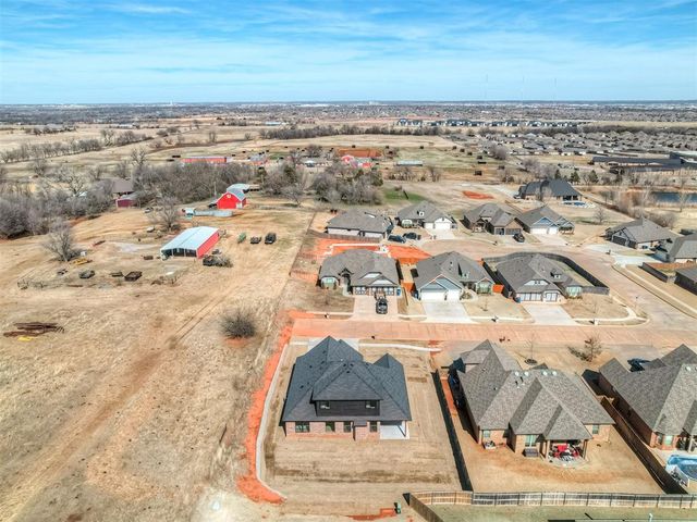 2240 E Thomas Terrace, Mustang, OK 73064