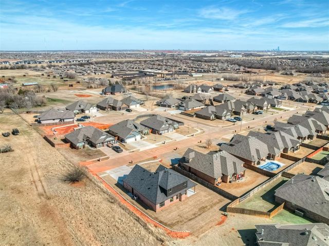 2240 E Thomas Terrace, Mustang, OK 73064