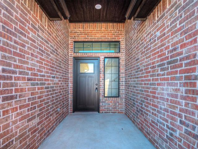 2240 E Thomas Terrace, Mustang, OK 73064