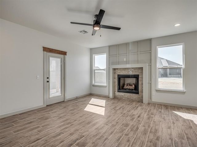 2240 E Thomas Terrace, Mustang, OK 73064