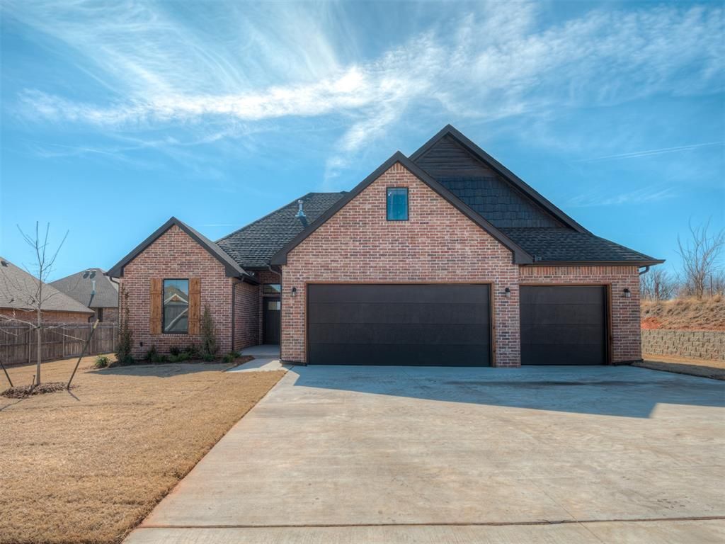 2240 E Thomas Terrace, Mustang, OK 73064