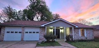 213 Oakwood Street, League City, TX 77573
