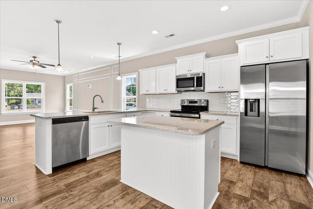 706 S Pollock Street, Selma, NC 27576