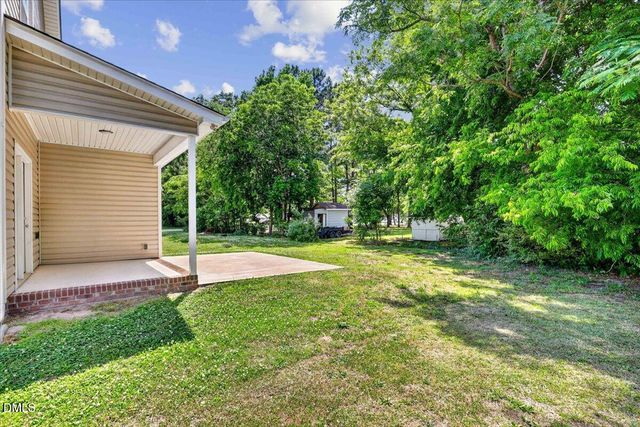 706 S Pollock Street, Selma, NC 27576