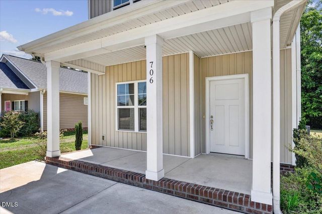 706 S Pollock Street, Selma, NC 27576