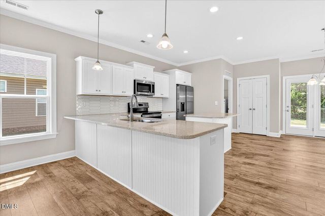 706 S Pollock Street, Selma, NC 27576