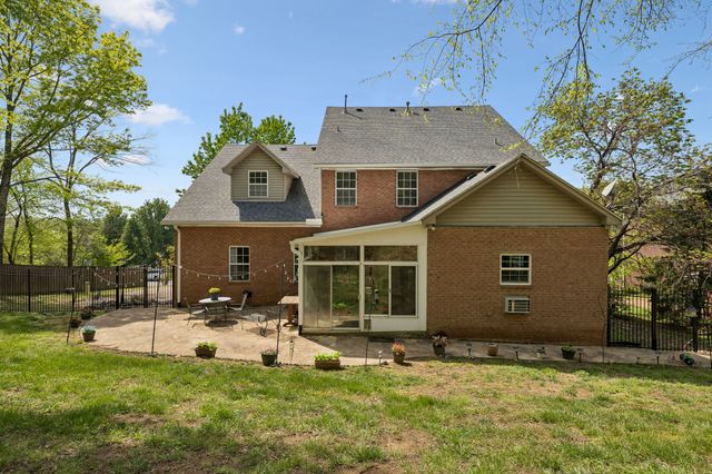 5237 Whispering Valley Dr, Nashville, TN 37211